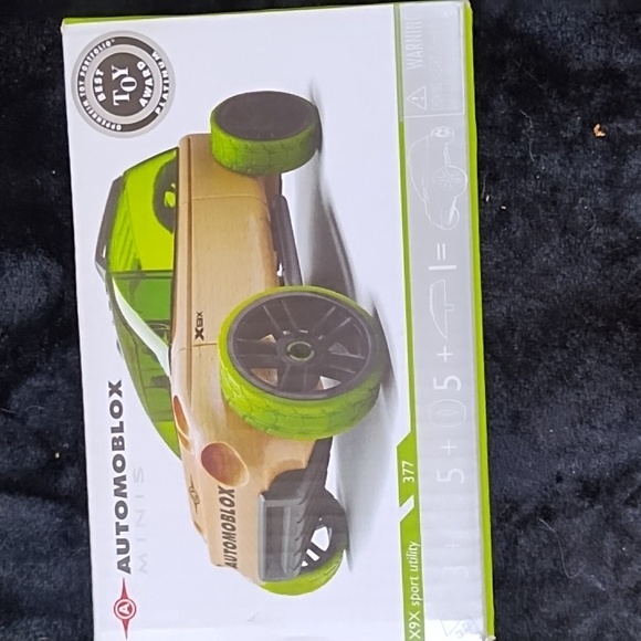 Automoblox X9X Sport Utility Toy - Picture 5 of 5